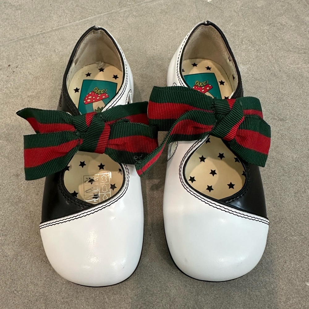 Authentic Gucci Kids Mary Jane Ballet Shoes Sandals Bow 23/7 brand new.